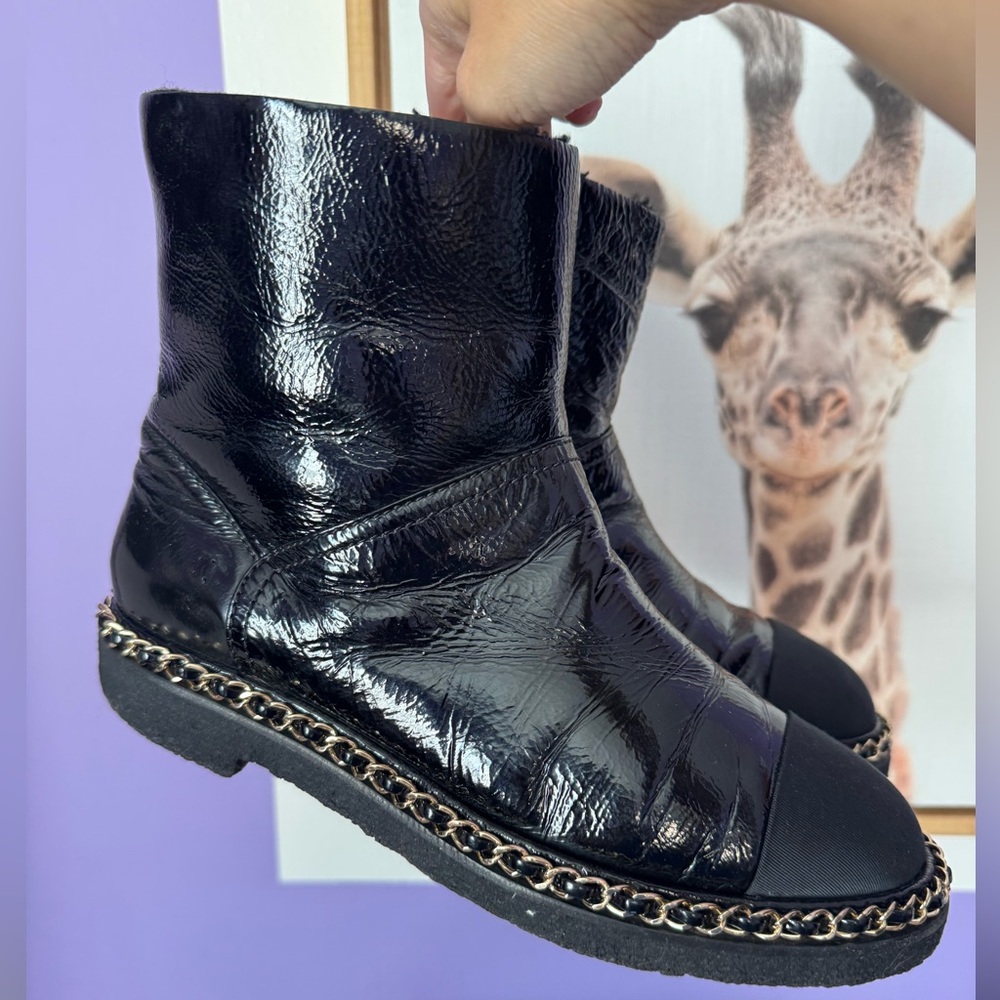 Chanel Black Chain-Trimmed patent leather shearling winter Women's Boots